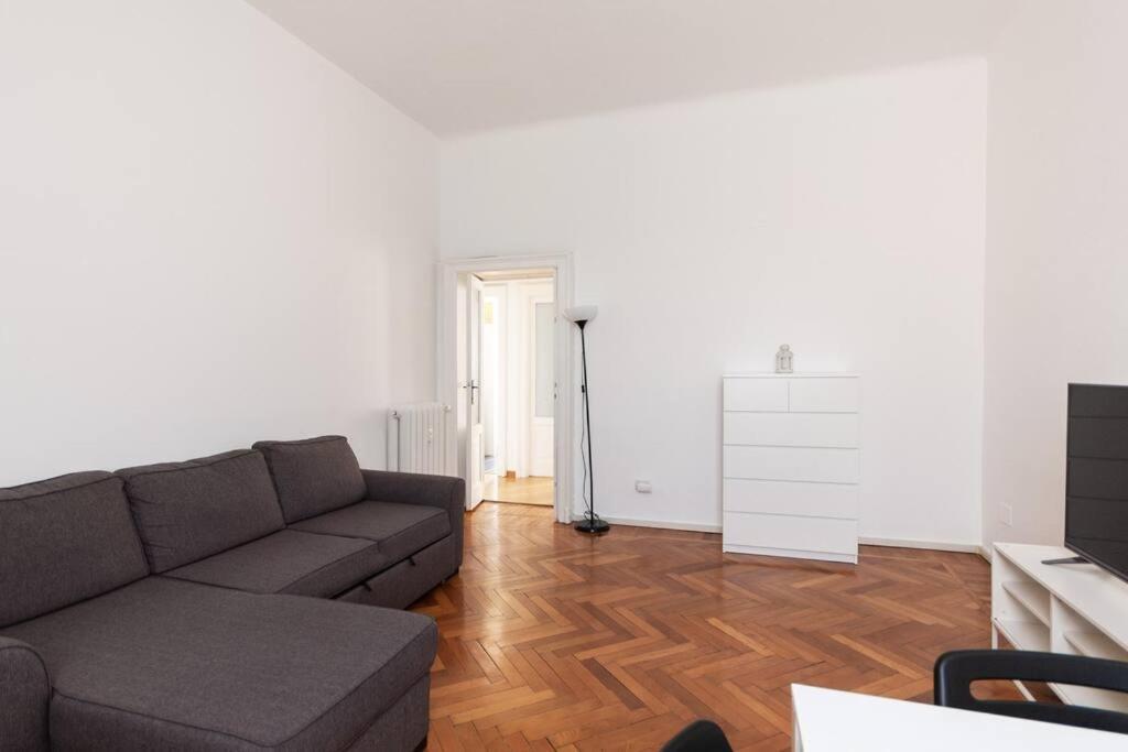 Youhosty - Correggio 55 B Milán