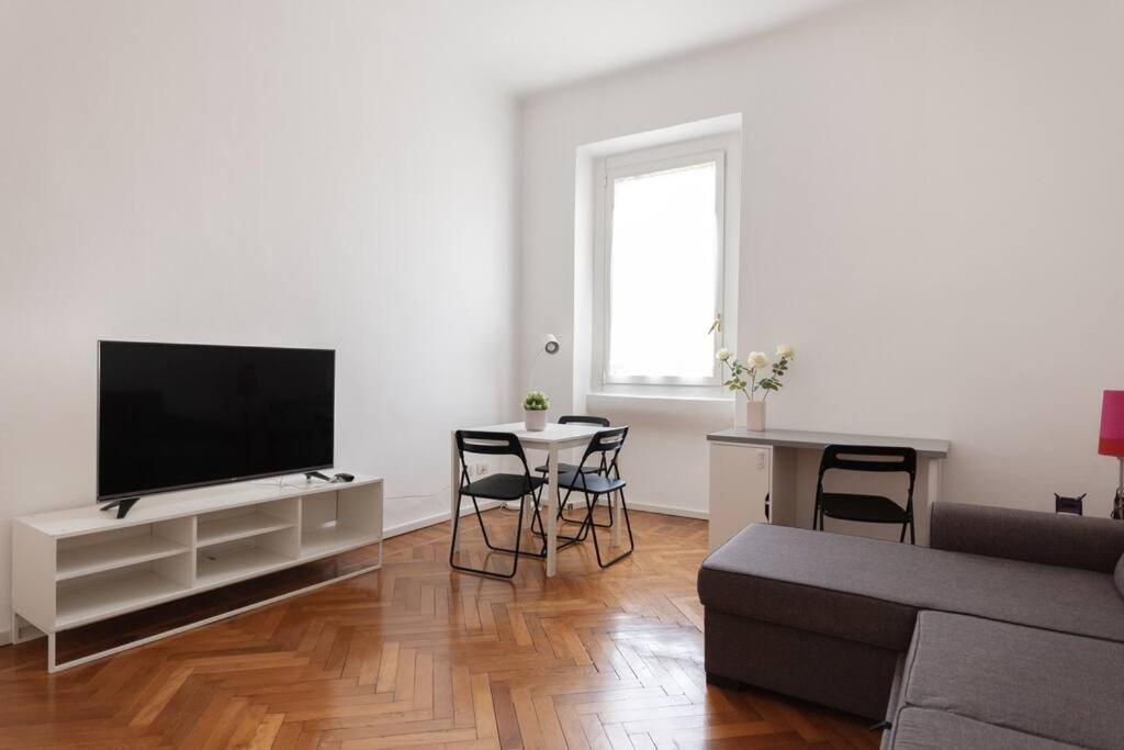 Apartamento Youhosty - Correggio 55 B Milán